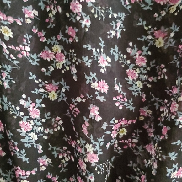 Floral Chiffon Tank - Picture 2 of 2